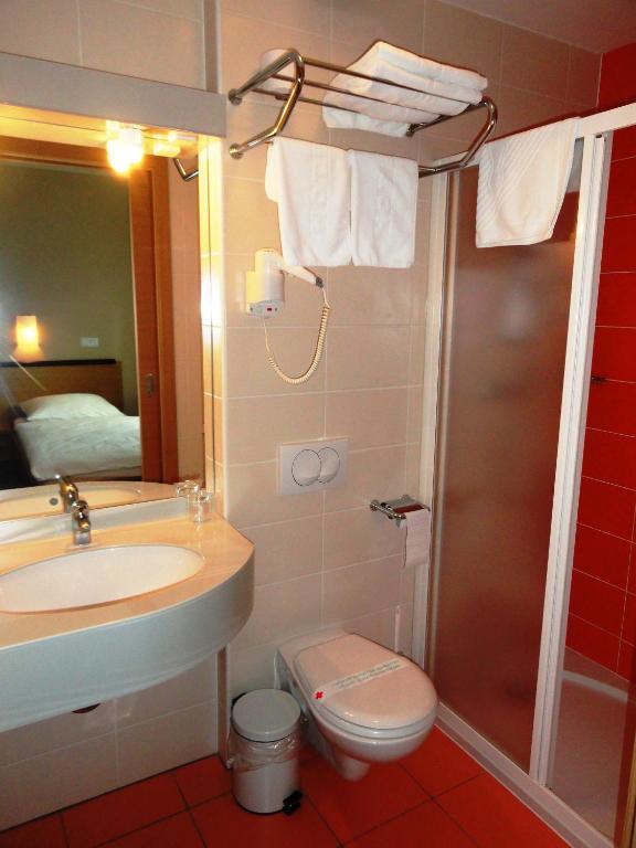 Hotel Bela Krajina Metlika Szoba fotó