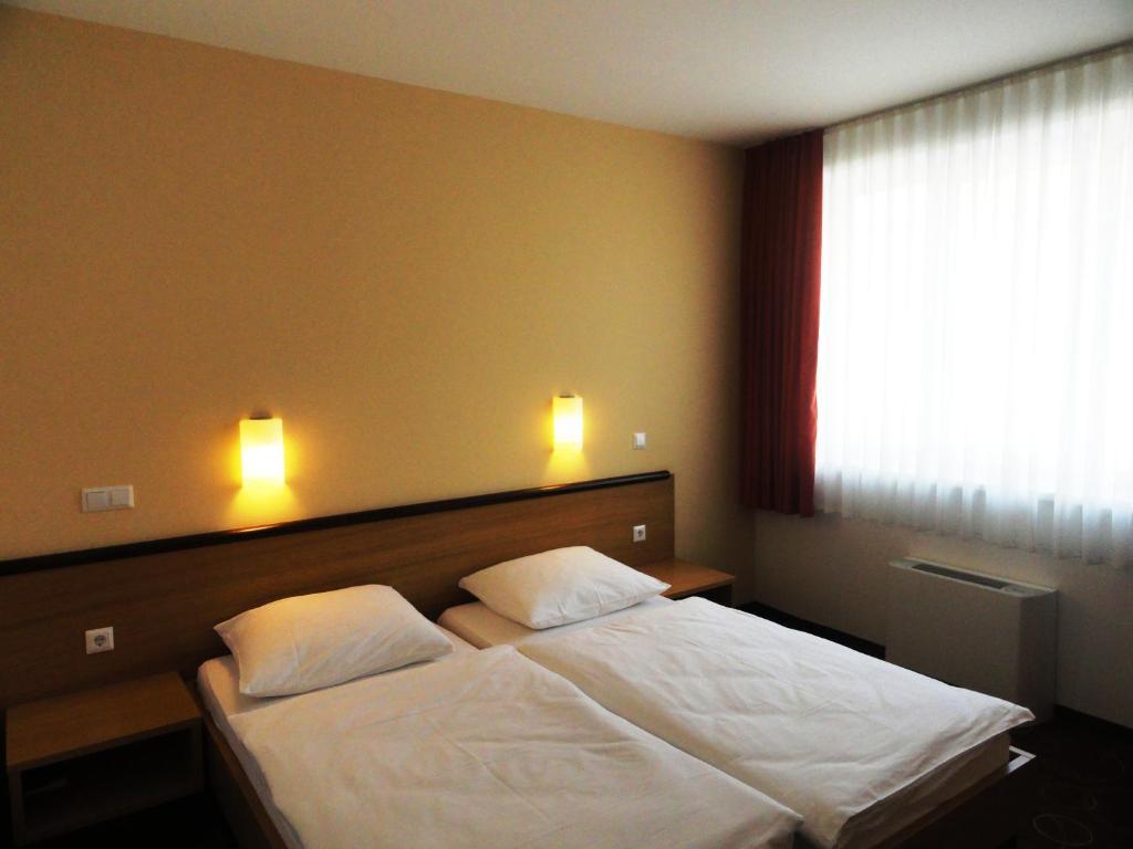 Hotel Bela Krajina Metlika Szoba fotó